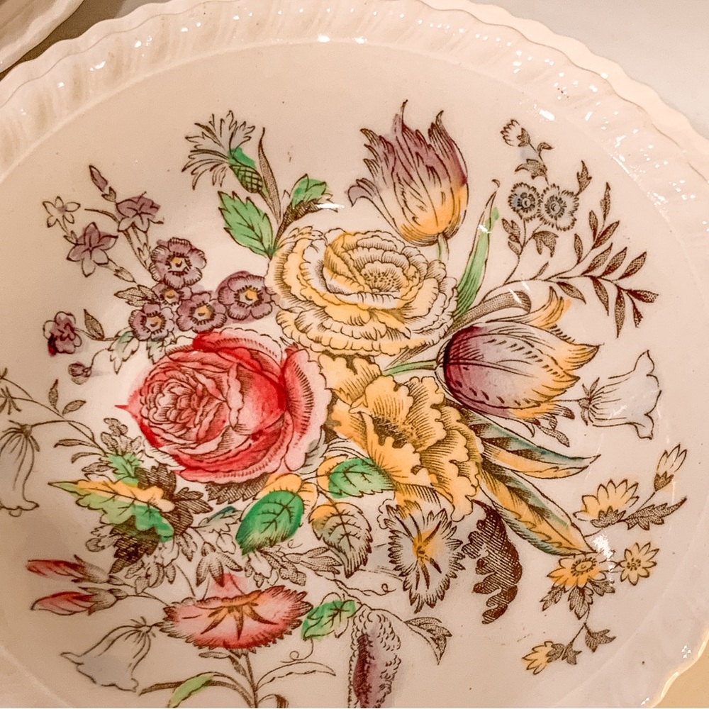 Johnson Bros Garden Bouquet Saucer Plates And Fruit Bowls Dishes Shakers 6 Pc - Picture 5 of 14